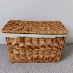 Beautiful Picnic Basket / Storage