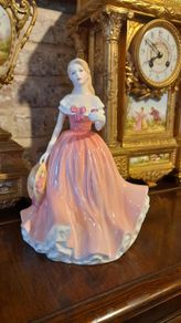 Royal Doulton figurine "Rosie" comes with box