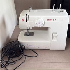 singer sewing machine like new.