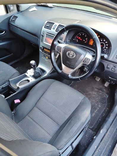 Breaking Toyota avensis 2014 2.0 diesel