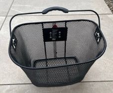 Front Bicycle Wire Basket with Carry Handle & Quick-Release Mount