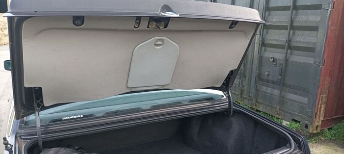 BMW E30 320ise 2 dr manual.