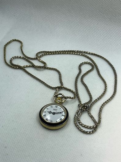 Newton pendant watch