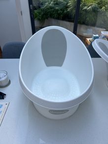 Shnuggle baby bath / toddler bath