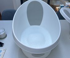 Shnuggle baby bath / toddler bath