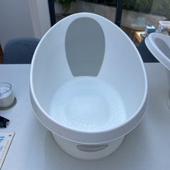 Shnuggle baby bath / toddler bath