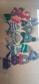 Boys hats x 10 and gloves (7 pairs) - Approx 1 - 8 years
