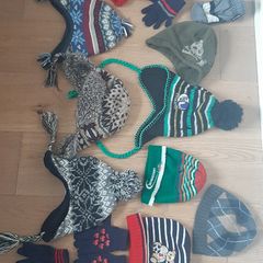 Boys hats x 10 and gloves (7 pairs) - Approx 1 - 8 years