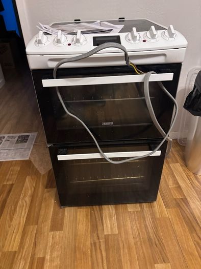 Zanussi Electric Cooker Ceramic Hob & Double Oven