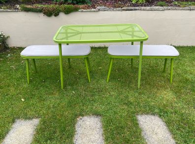 outdoor table and bench