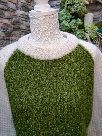 Vintage Aran SweaterSize Small to medium  Measurements are in the photos