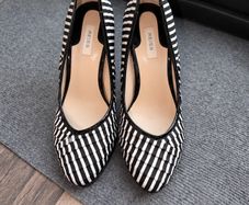 Reiss black white Size 38 UK 5 striped satin court heels