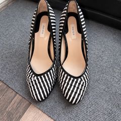 Reiss black white Size 38 UK 5 striped satin court heels