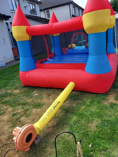 Kids bouncy castle with blower