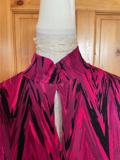 Gallery Ladies Pink Ruched top size 16 New with tags