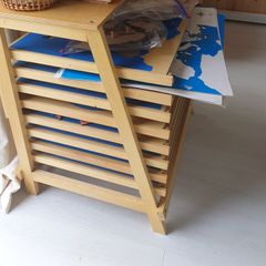 8 Maps (45 x 57 cm) with Cabinet