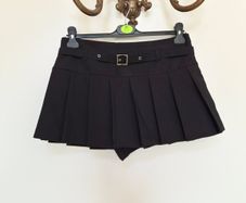 Black pleated skort