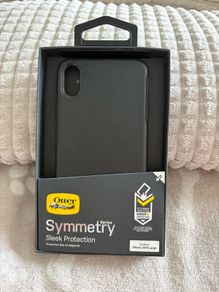 iPhone XR otter box phone case