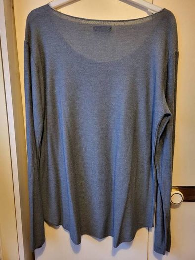 Metalic silver top