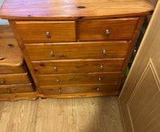Chest of drawers
