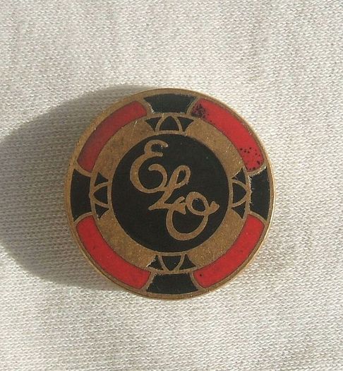 ELO (Electric Light Orchestra) - OUT OF THE BLUE world tour enamel badge (1978)