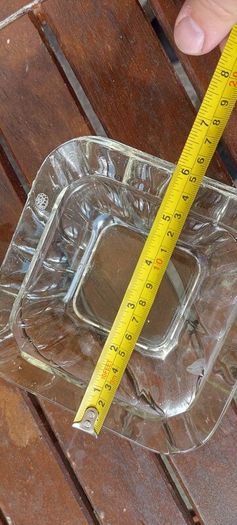 Guinness vintage heavy pressed glass ashtray,,,collectors item, unusual with clear glass ,guinness logo on the 4 sides ,,see pictures for condition, sold as seen ,