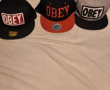 Caps