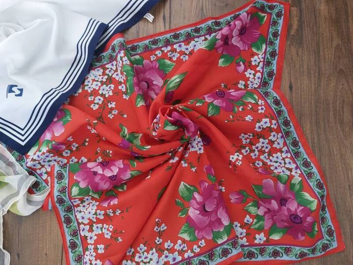 Lot of 8 square scarves