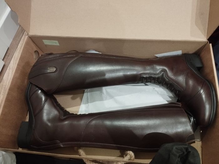 Riding boots