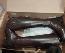 Riding boots