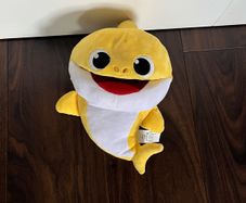 Singing baby shark