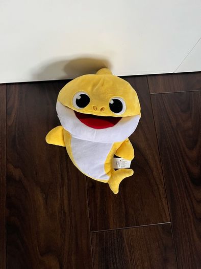 Singing baby shark