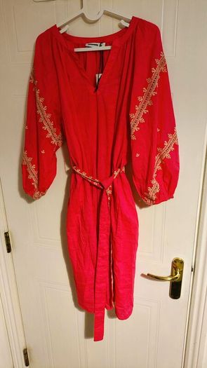 New pink dress Woolworth XS with embroidered details, cinched at the waist with a matching fabric belt