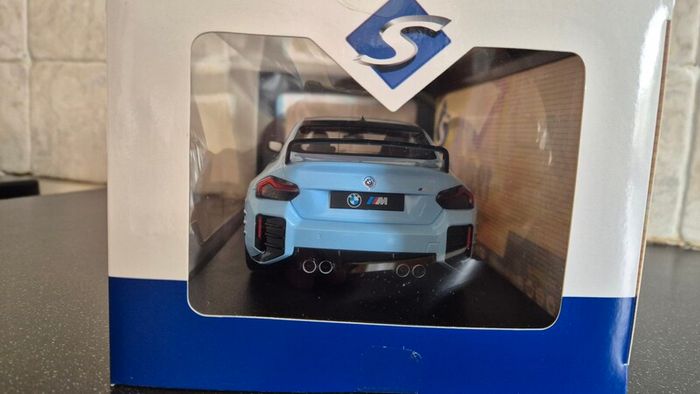 BMW M2 1:18 model car