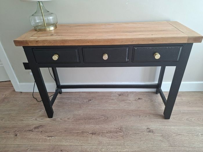 Hall table