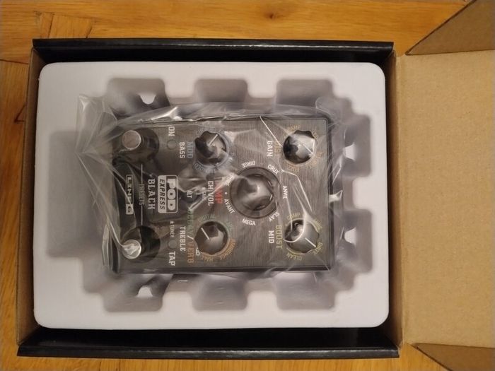 Line 6 pod express black, multi effects pedal boxed as new