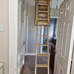 Attic stairs/ staighre