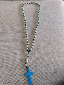 Medugorje rosary beads hand knotted with wooden cross crucifix in good condition with no issues FREE STANDARD POSTAGE INCLUDED