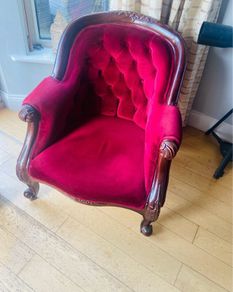 Chaise longue and 2 chairs