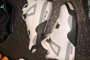 Jordan 4 retro White cement