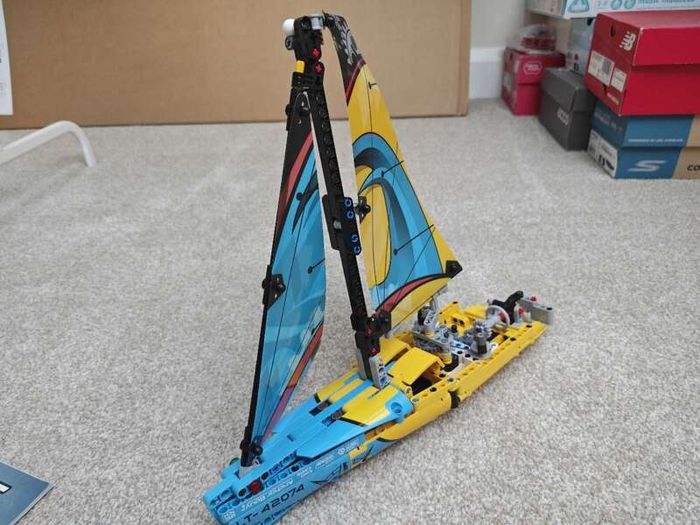 lego 42704 - Racing Yacht