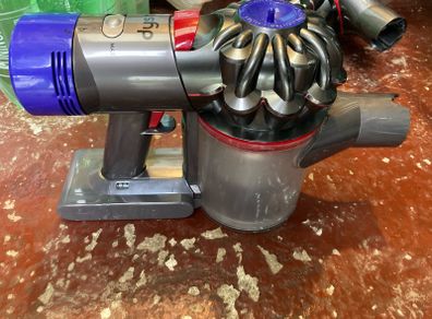 Dyson V8 Upright Vacuum Cleaner