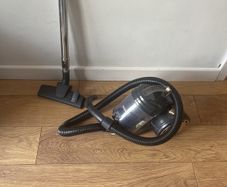 Vacuum cleaner
