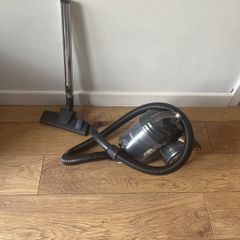 Vacuum cleaner