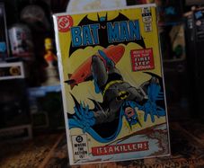 Batman ! Issue #352 ! The Killer Sky ! Bronze Age Comic from 1982 ! by DC Comics !
