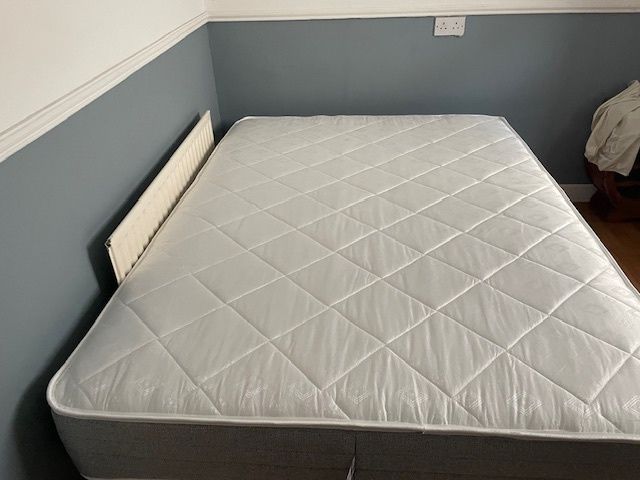 Mattress 4ft small double For Sale