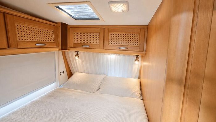 LMC Mnsterland Dominant 655D 6-Berth Twin Axle