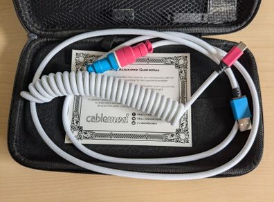 Keyboard cable by CableMod
