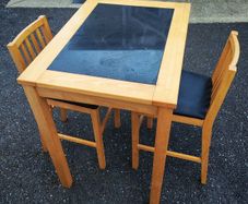 Table & Stools (Counter Height)