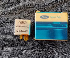 Sunroof relay Ford 85GG-15672-AA, NOS